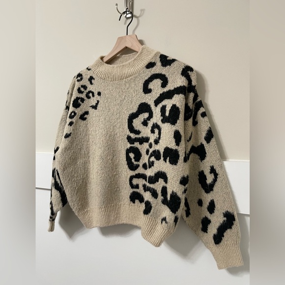 Topshop Cream & Black Animal Print Sweater Size 0-2 - Picture 5 of 8